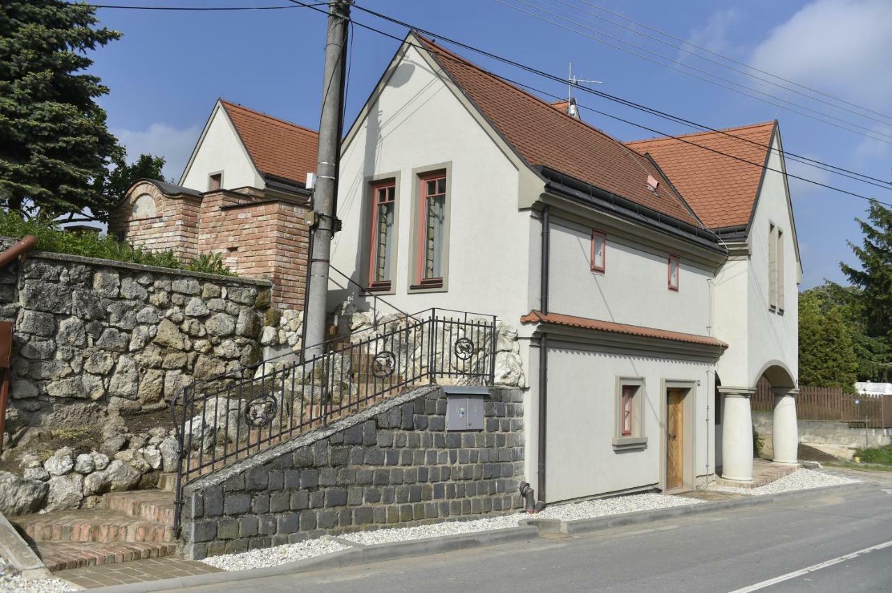 Penzion Dobre Casy Valtice Exterior foto